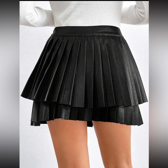 PU faux leather double tiered / layered black mini skirt - Picture 5 of 5